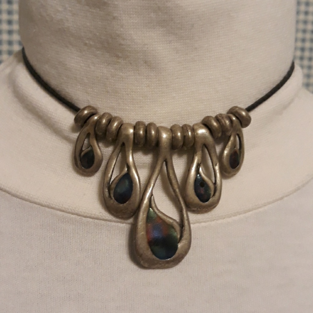 Vintage-Inspired Teardrop Pendant Necklace in Brass with Blue-Green Accents